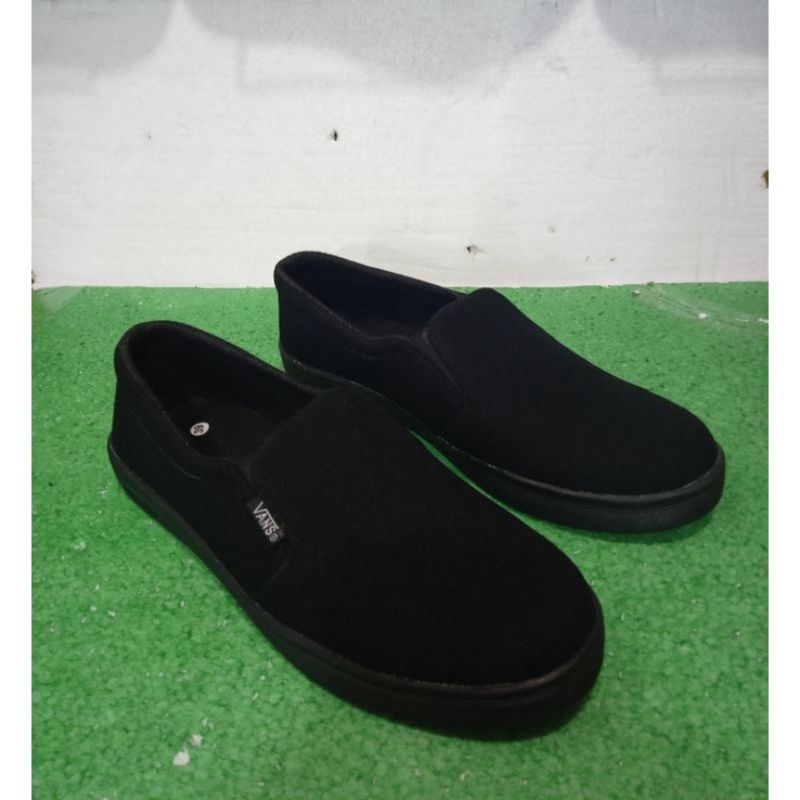 Sepatu Slip On Hitam Polos sepatu casual slip on pria