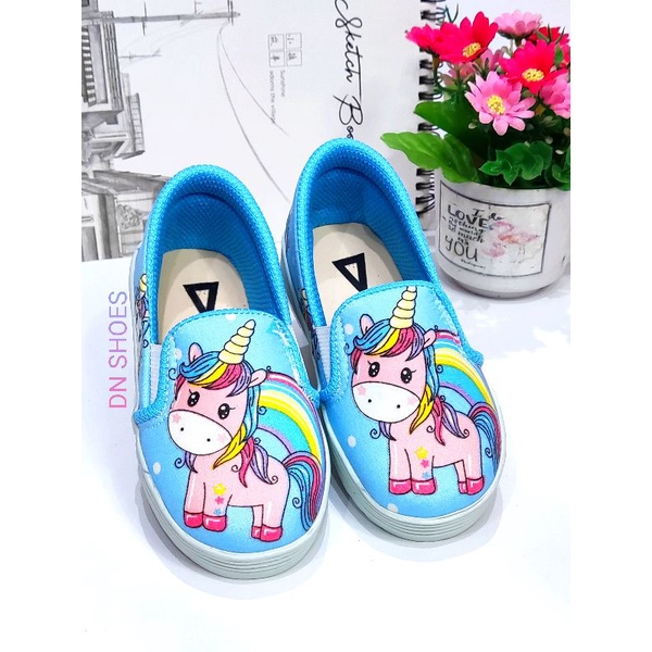 Sepatu Anak Perempuan slip on motif Unicorn Biru murah