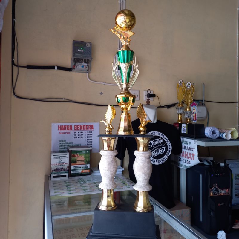 piala 2 kaki Oslo + marmer besar