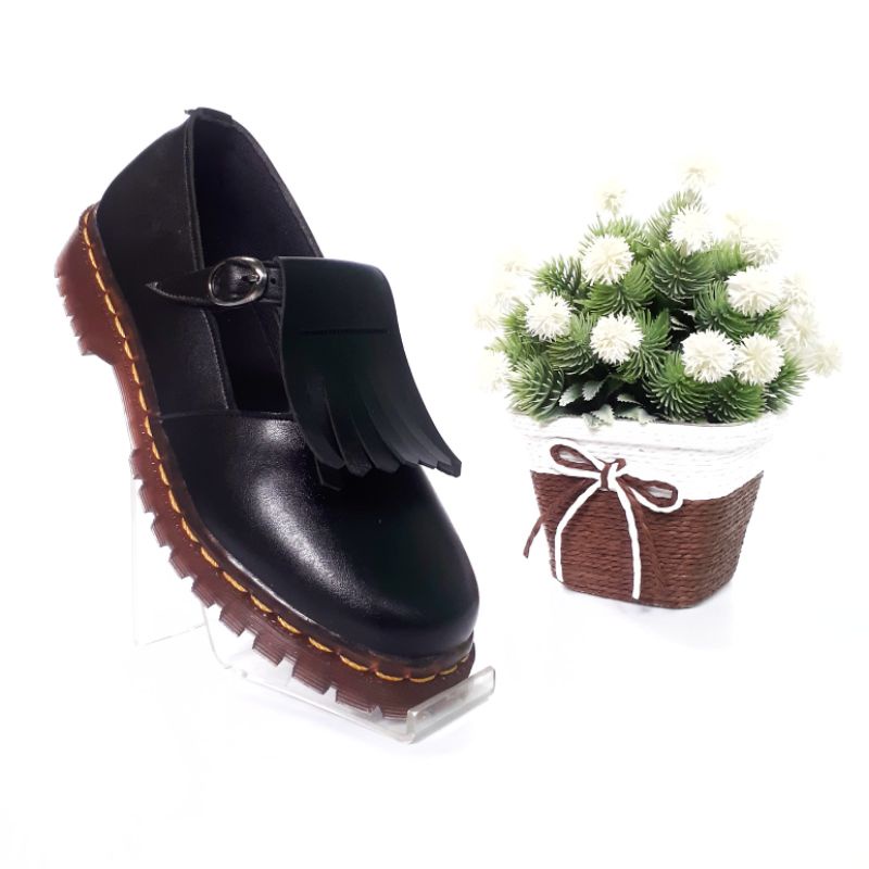 Sepatu wanita dokmart sepatu sandal wanita dokmart slip on