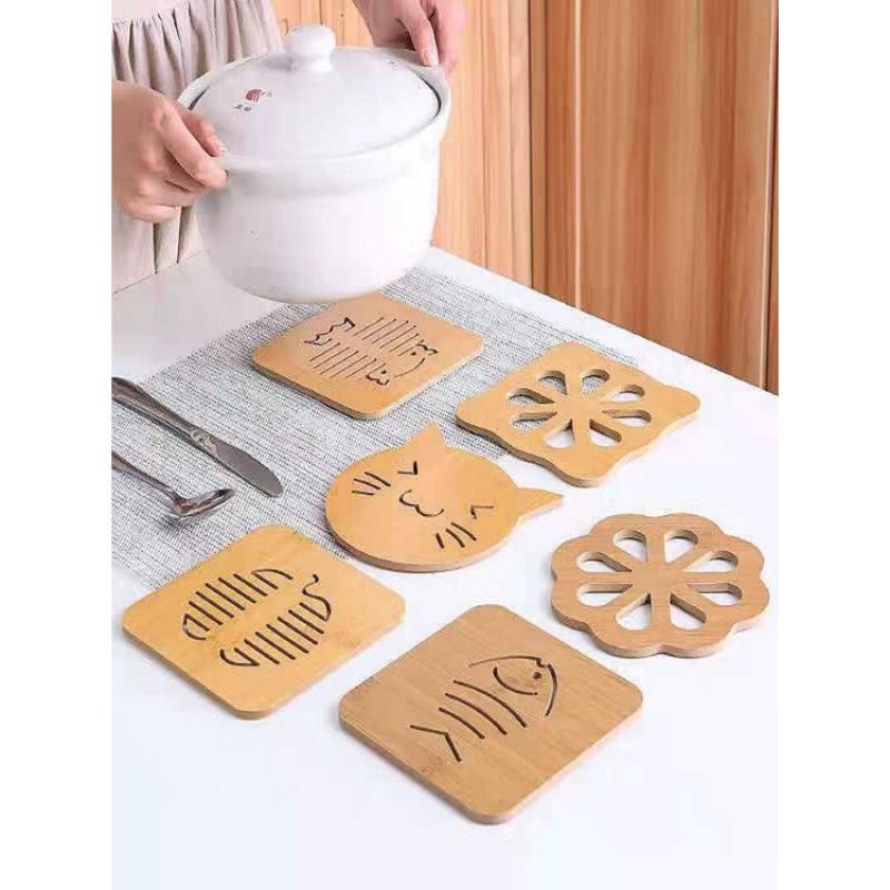 Nama Deptstore - Tatakan Kayu Alas Piring Panci Mangkok Anti Panas Karakter / TATAKAN