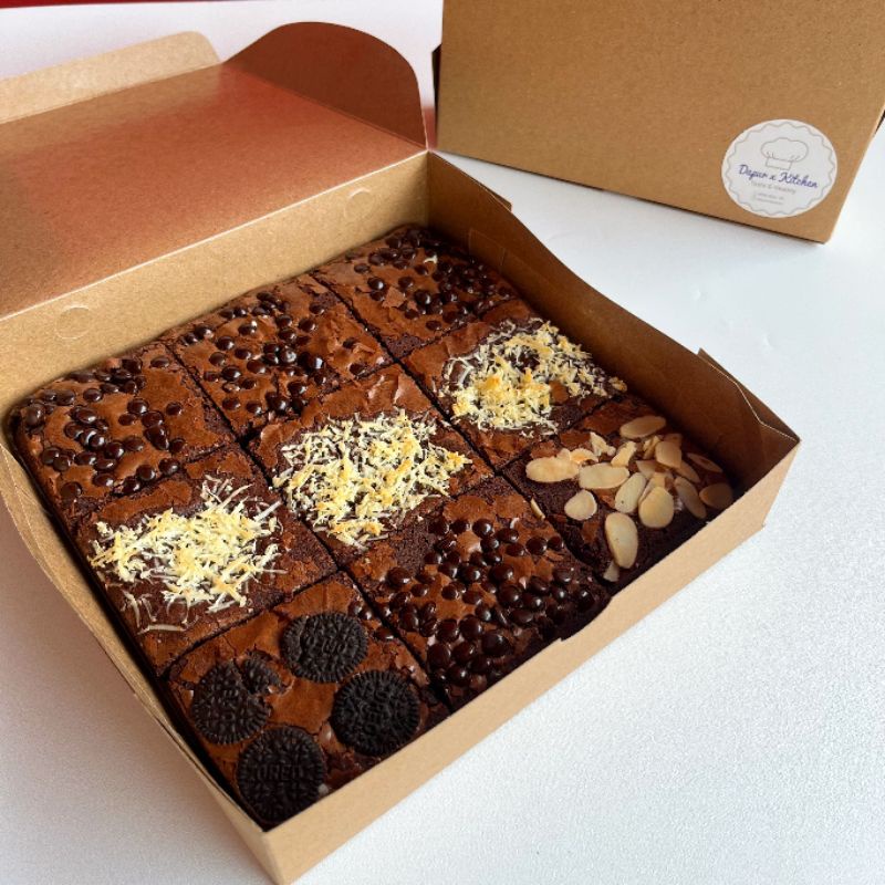 

FUDGY BROWNIES SLICE ( ISI 9pcs )