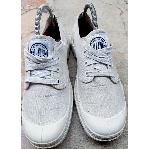 sepatu palladium low fullwhite