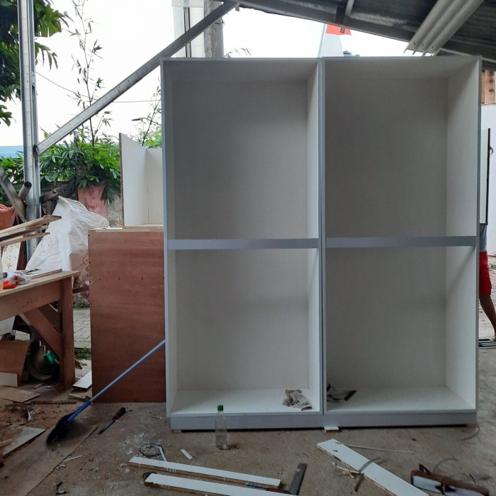 Lemari kaca lemari tas minimalis modern hpl