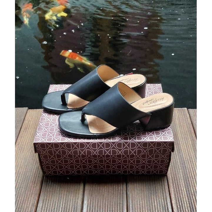PAYLESS - DEXFLEX COMFORT RAVEN SEPATU SANDAL WANITA WITH TAG