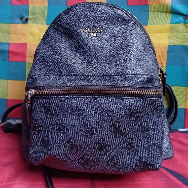 Preloved Tas Ransel Wanita Guess