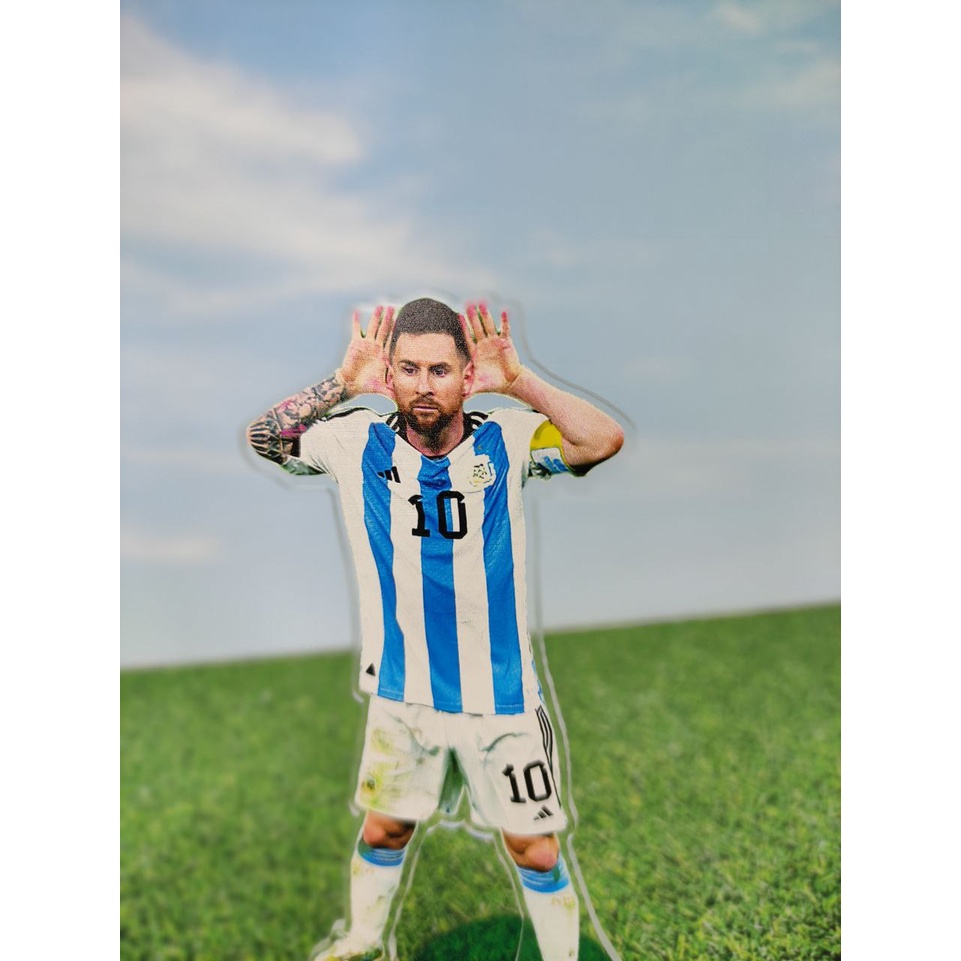 ICONIC MOMENT MESSI ACTION FIGURE