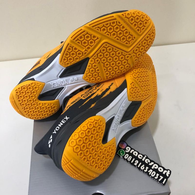 SEPATU YONEX CASECADE DRIVE YELLOW