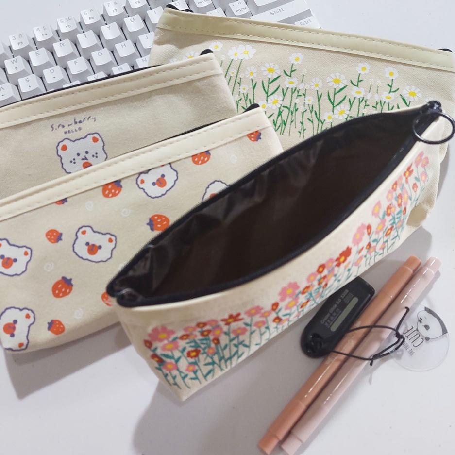 

Paling Disukai Tempat Pensil Kanvas Motif Bunga Beruang | Pouch | Makeup Organizer | Kotak Pensil`