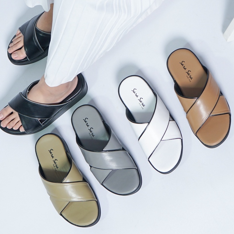 SARASARA YUK - Sandal Wanita Wedges SARA SARA NIKKI Sendal Cewek Platform Wegdes Hak Tinggi 4cm Model Silang 2 Size 35 36 37 38 39 40 Pergi Jalan Santai Rumah Slop Warna BLACK Hitam Selop Premium Kekinian Terbaru Shoes ORI Mall Official Store