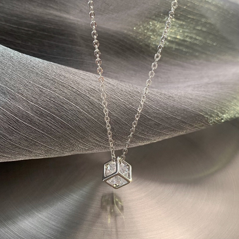 Kalung Titanium Silver Simple Diamond Mewah Korea Fashion Style