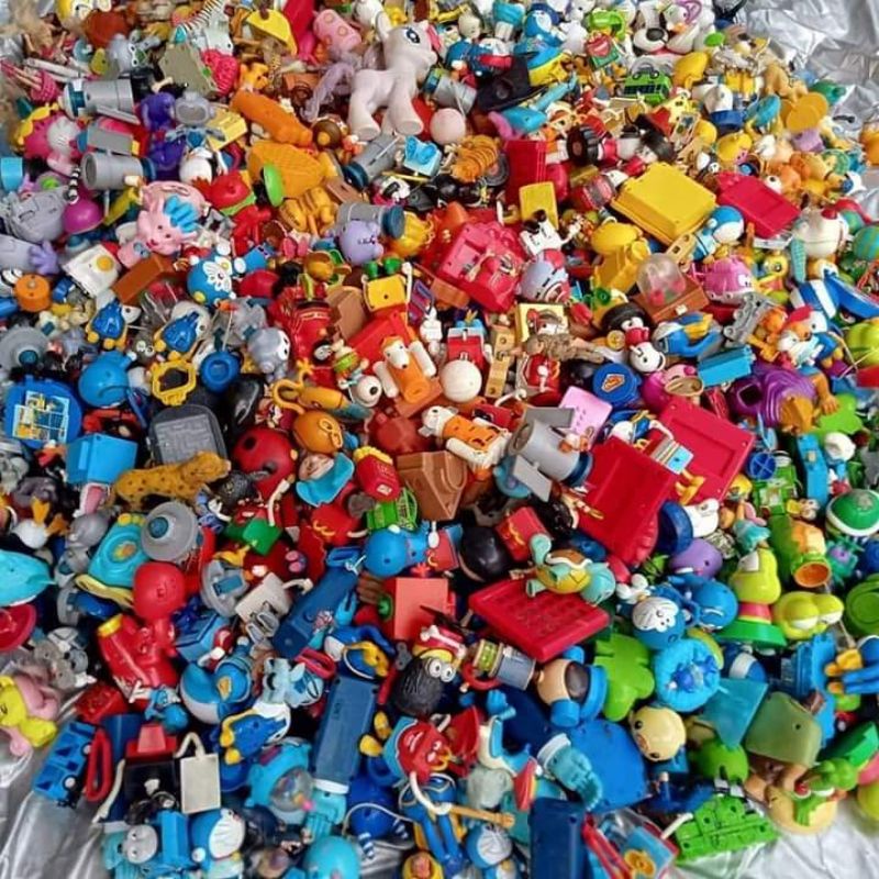 Mainan Bekas McD , Hokben, KFC Dll 1kg Kotor