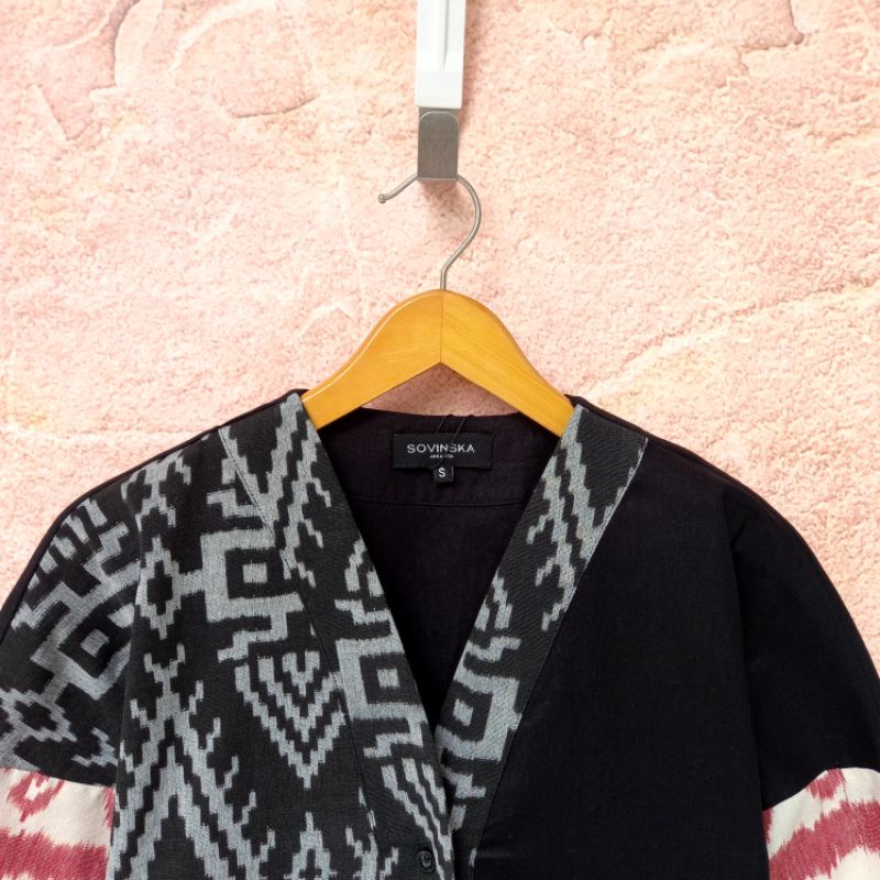 Atasan Tenun B 29 Hitam Blus Blouse Baju Kerja Wanita Modern