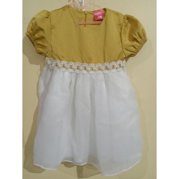 Preloved Baju/Gaun Pesta Anak Bebiso Gold 2-4 tahun