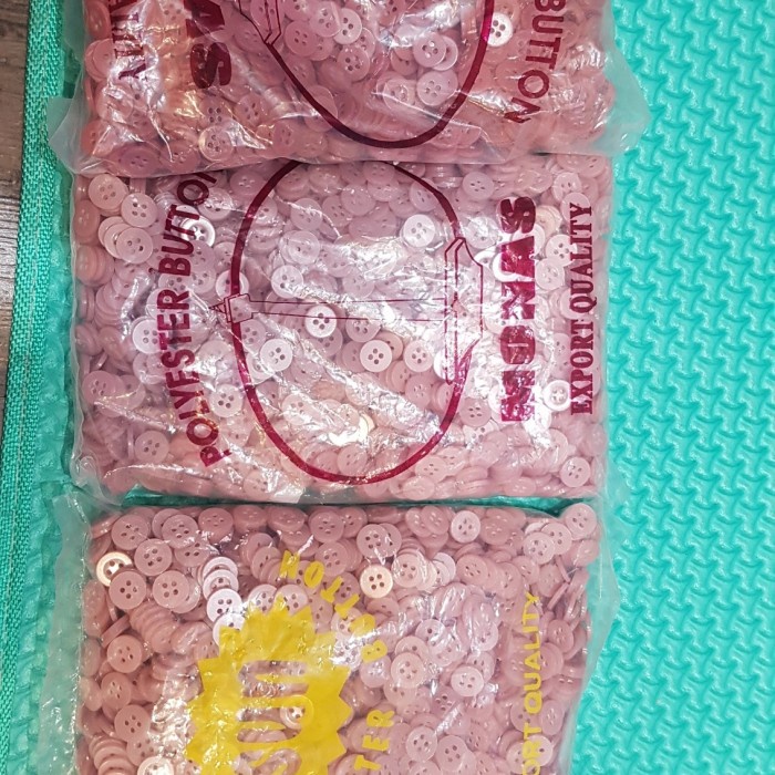 kancing kemeja lubang 4 per mas