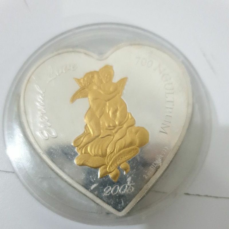 700 ngultrum coin kingdom of bhutan eternal love