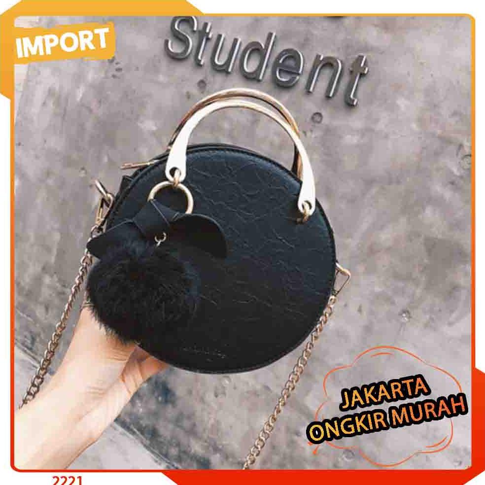 JAKARTA D 1578 / A 00377 / E 7270 / B 2221 TAS BULAT SELEMPANG WANITA GANTUNGAN POM-POM IMPORT