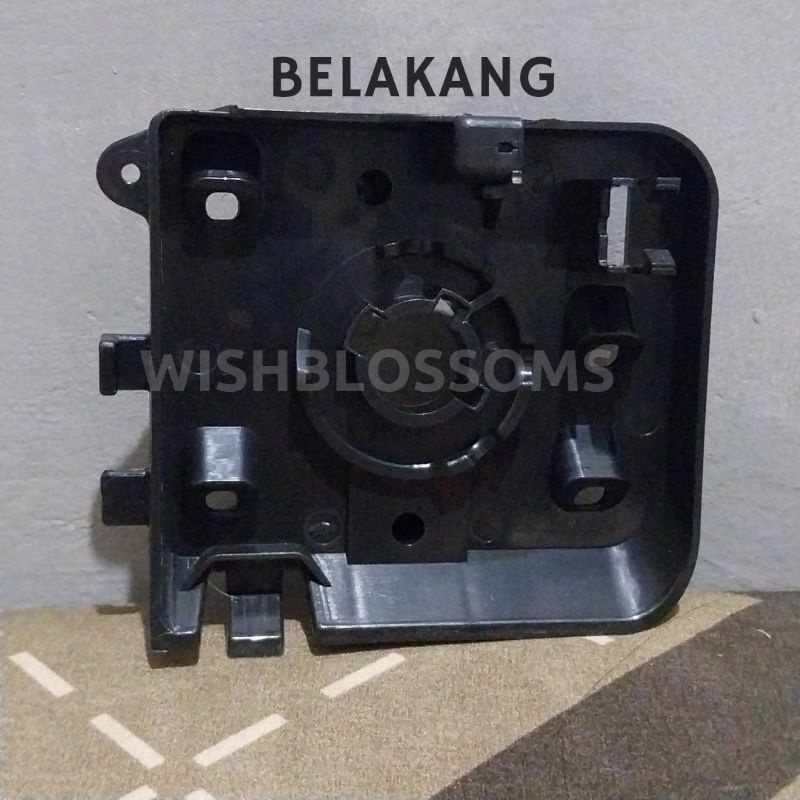 BRAKET/BRACKET PEMBUANGAN AIR MESIN CUCI POLYTRON KOTAK