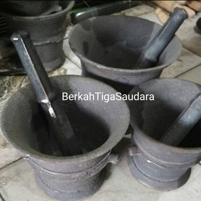 lumpang besi kecil / tumbukan besi / cobek