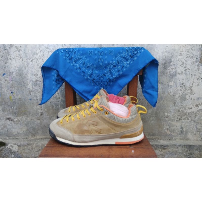 Sepatu gunung second KOLONSPORT Size 40⅔