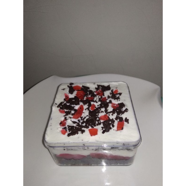 

BLACK FOREST DESSERT BOX