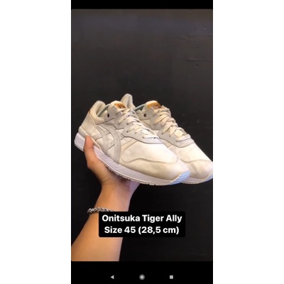 onitsuka shopee