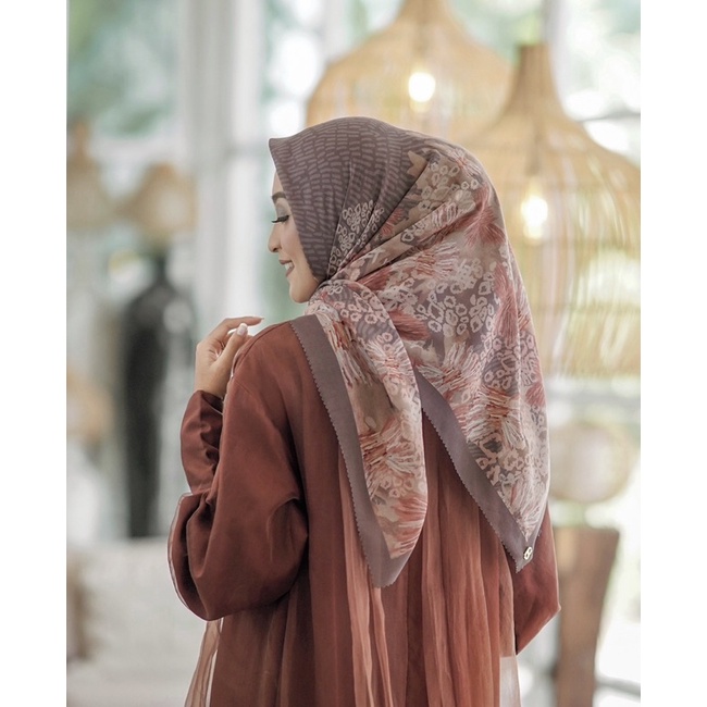 Amities seris 2 Lasercut HIJAB SEGIEMPAT VOAL MOTIF terbaru