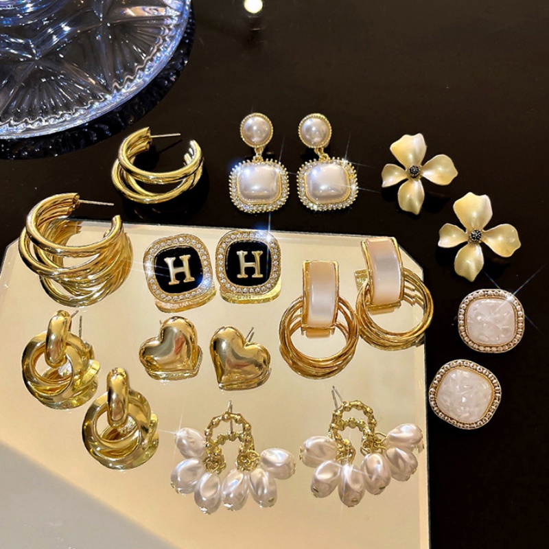 Anting Kepribadian High-end Desain Niche Baru Fashion Korea