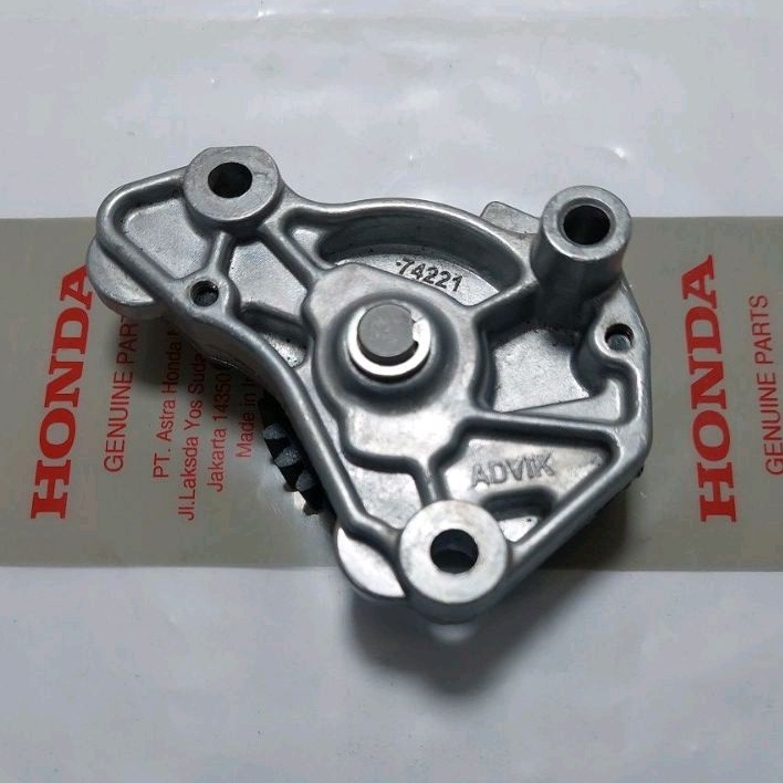 Pompa oli Oil Pump Assy Honda CB150R New CB150R Old K15 CBR150R Honda Sonic150R Original