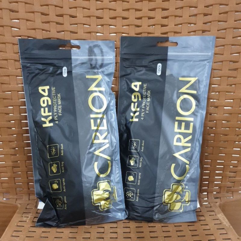 masker KF94 CAREION isi 10 hitam