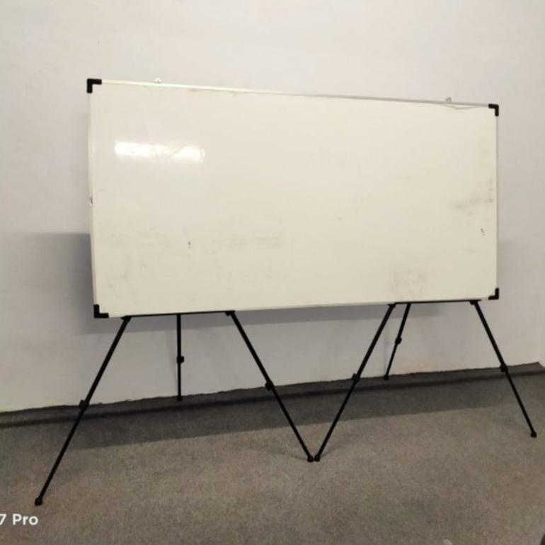 

STAND WHITEBOARD PAPAN TULIS STANDING TRIPOD PAPAN TULIS WHITEBOARD TERLARISS...,,,,,