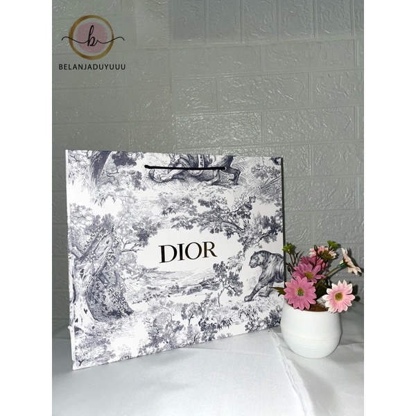 Paper Bag Dior Hitam Putih Pembungkus Kado Branded