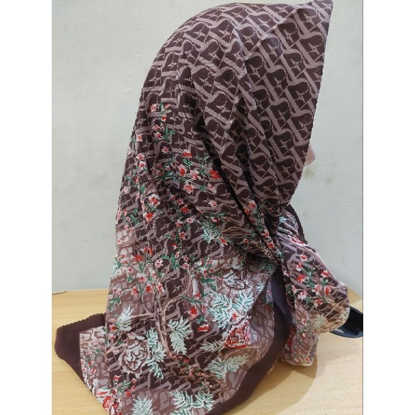 JILBAB SEGIEMPAT VOAL PREMIUM BUTTON SCARF / DENAI / DEENAY