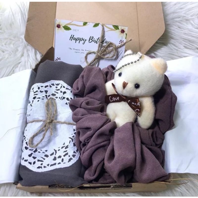 

Hampers ultah buat cewek Hijab Bella square / gift box /ulang tahun anak remaja mamah aesthetic