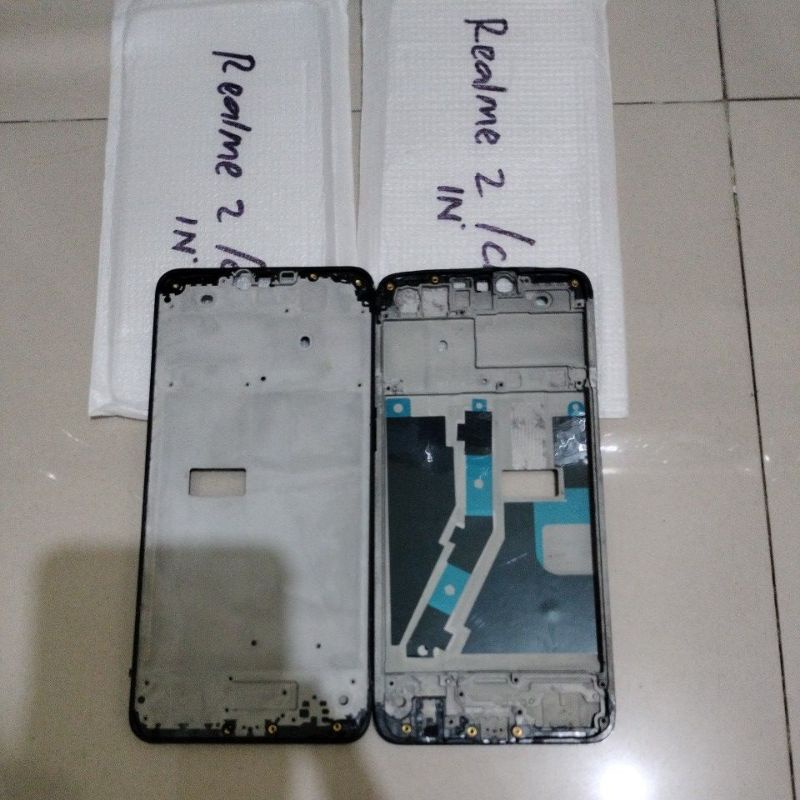 freme tulang tengah lcd  realme 2/c1