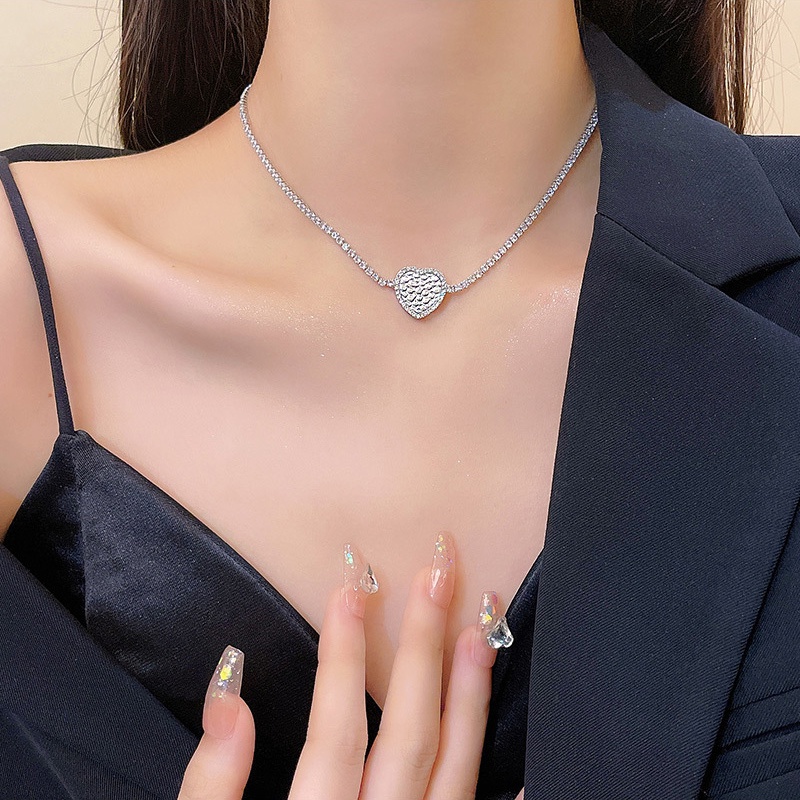 Kalung Hati Berlian Super Bersinar Wanita Kalung Choker Keren