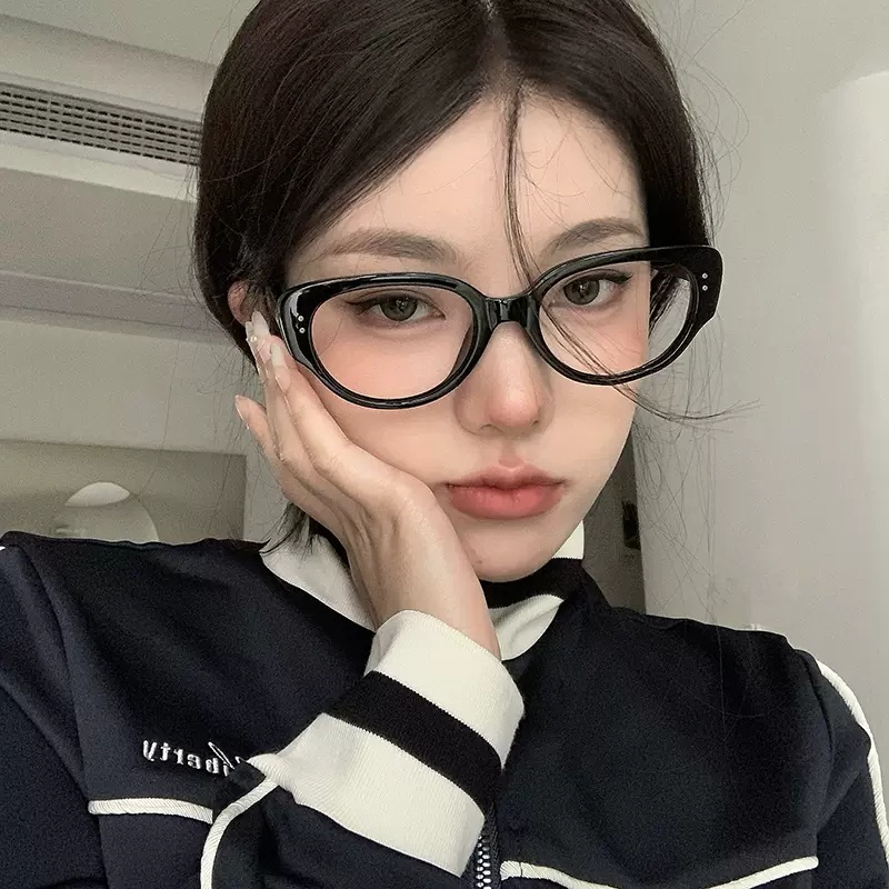 We Flower Kacamata Gaya Retro Korea Hitam Mata Kucing Kacamata Untuk Wanita Pria Trendi Face-lift Beauty Glasses Outdoor Fashion Eyewear