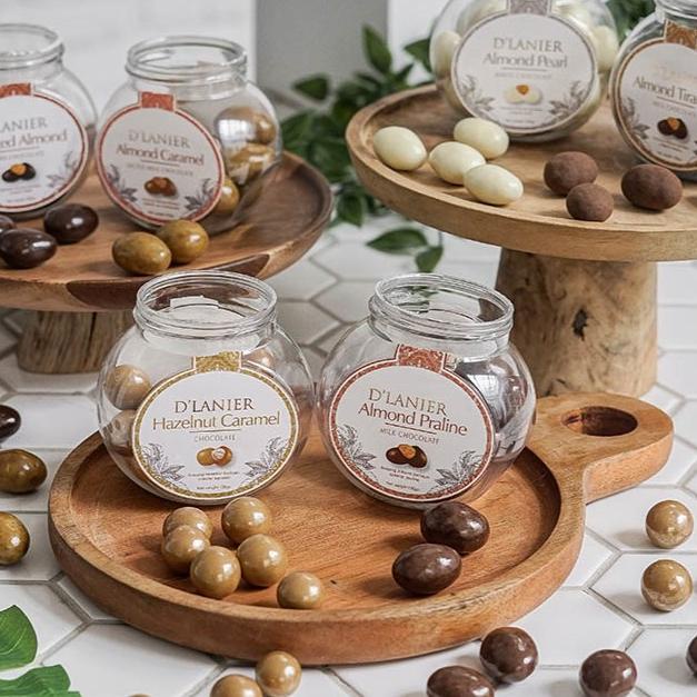 

(D>6O☎) D'Lanier Roasted Almond with Dark Chocolate 58% - 100 gr kekinian