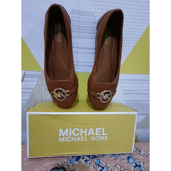 flat shoes MK preloved