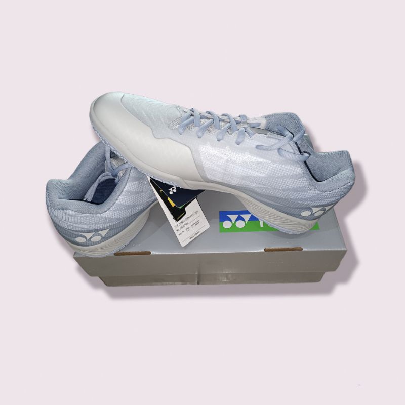 SEPATU BADMINTON YONEX POWER CUSHION AERUS Z WIDE (light blue)