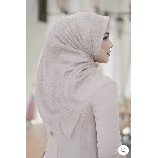 Buttonscarves The Tapis Satin Square (Butter)