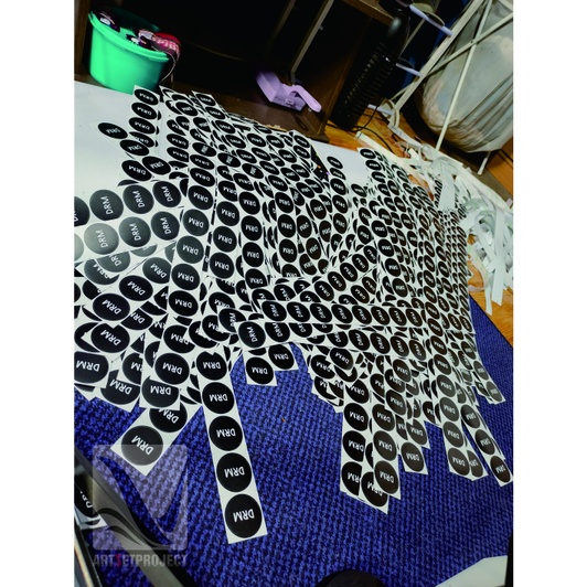 

Print & Cut Sticker Vinyl, Print & Cut Stiker Meteran, Stiker Label Meteran Murah, Bandung