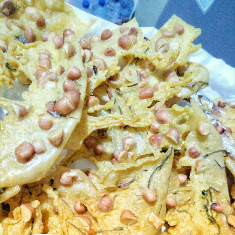 

Rempeyek Kacang Belah