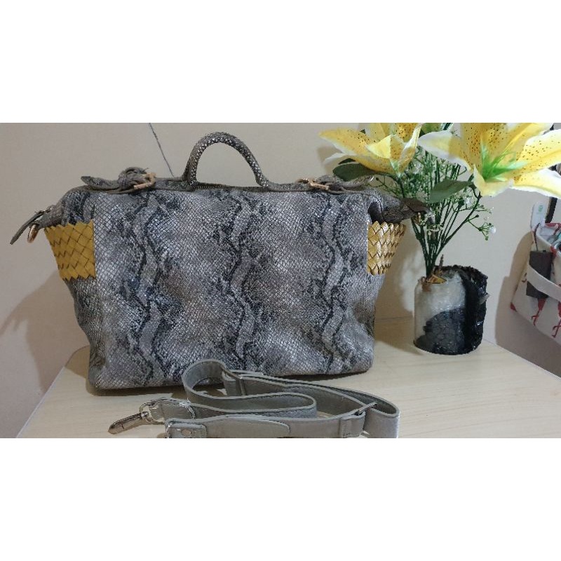 Tas Mitaa motif Ular Preloved