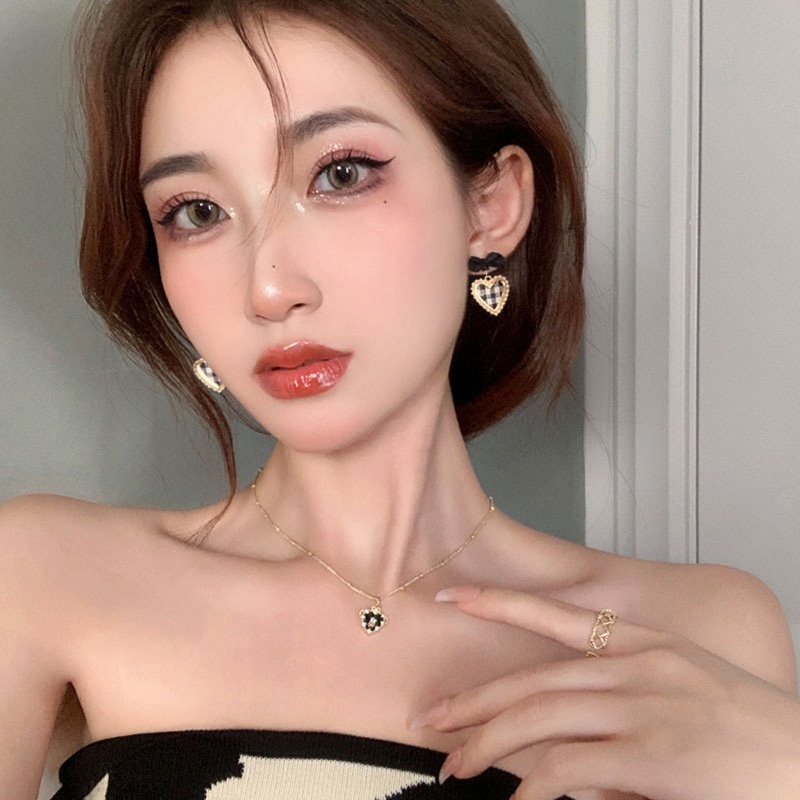 YEEZII Anting Jala Mutiara Elegan Untuk Wanita Y2K Hati Hitam Ikatan Simpul Stud Earring Aksesoris Perhiasan