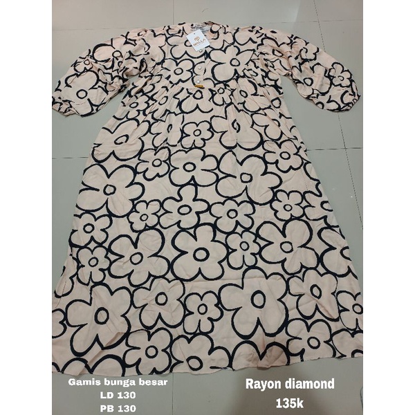 Gamis bunga besar