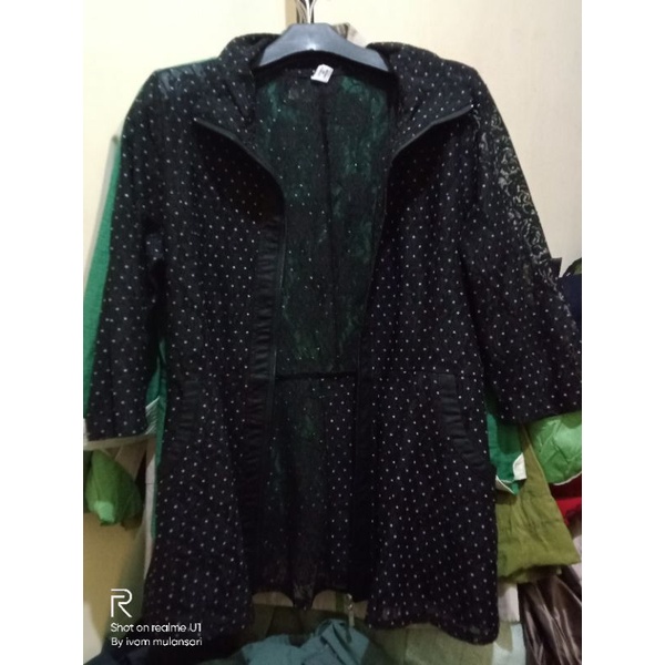 outer brokat hitam polka