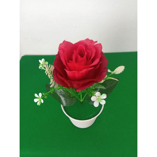 bunga rose kuncup Lengkap dengan pot hiasan meja ruang tamu dan kantor