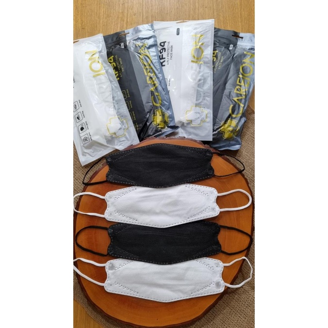 Careion Masker KF94 Earloop 4 Ply Mix Hitam Putih 1 pax isi 20pcs t-pusatmurahstore Segera Dapatkan