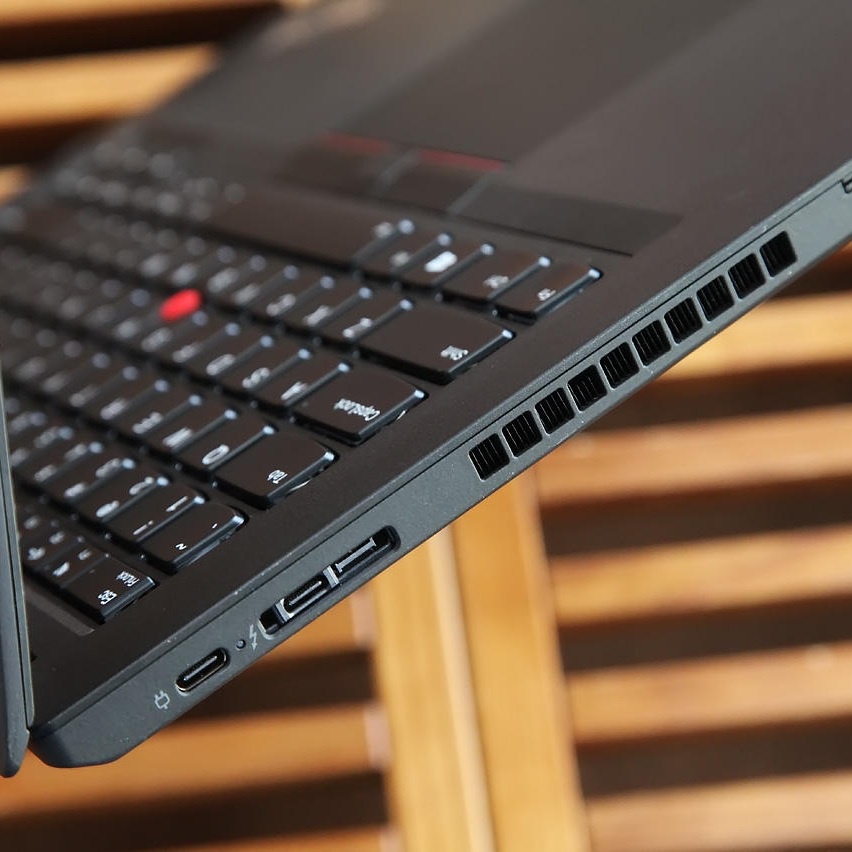 Laptop Lenovo Thinkpad T480 Core i7 8th Gen RAM 32GB SSD MURAH